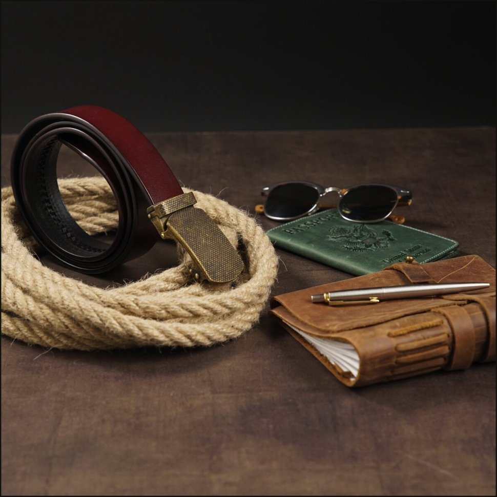 Узкий мужской кожаный ремень коричневого цвета с автоматической пряжкой Vintage 2420273