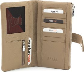 Жіночий купюрник бежевого кольору із фактурної шкіри KARYA (55864)
