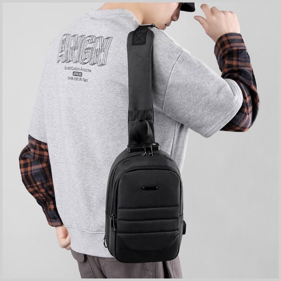 Мягкая текстильная мужская сумка черного цвета через плечо Confident 77464