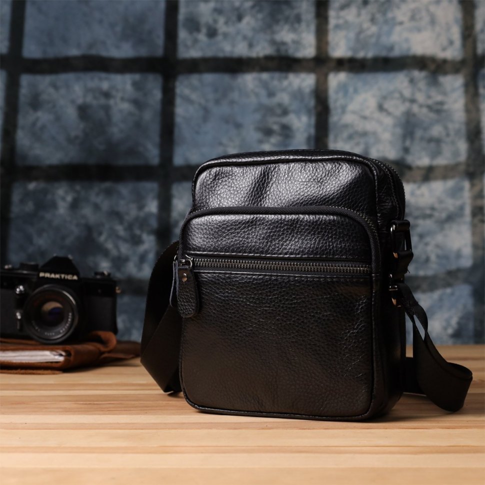 Повседневная классическая мужская сумка через плечо из фактурной кожи Vintage 98164 черного цвета modnotak фото №9