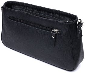 Элегантная женская сумка-багет черного цвета с цепочкой Shvigel 2422837