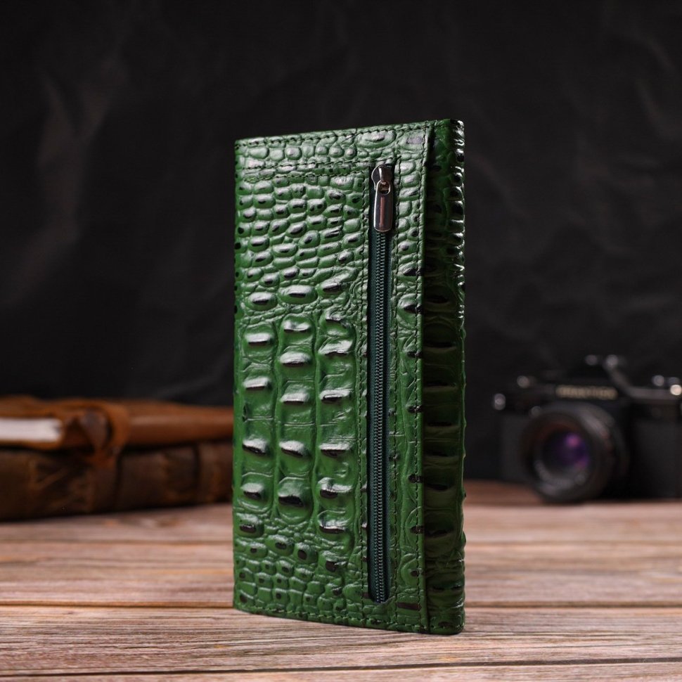 Довгий зелений жіночий гаманець із натуральної шкіри з тисненням під крокодила CANPELLINI (2421701)