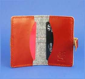 Вертикальный картхолдер из фетра с кожаными коричневыми вставками BlankNote (12215)