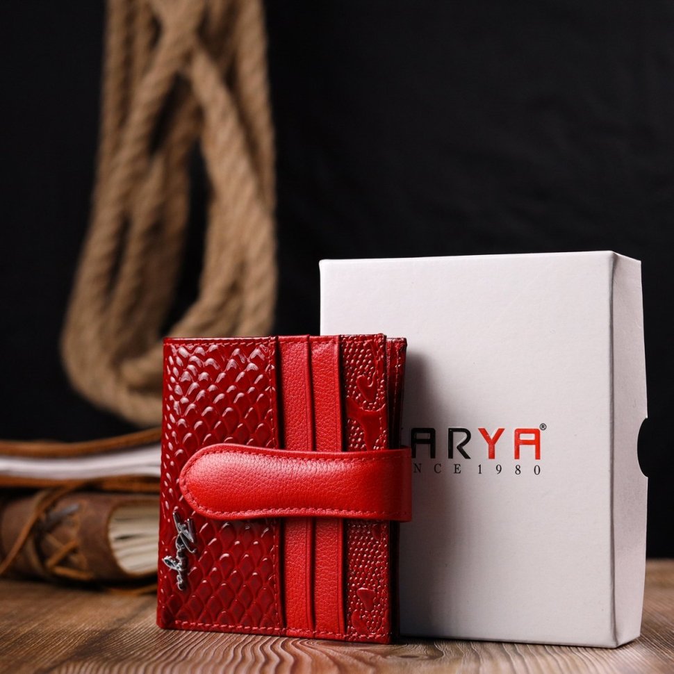 Червоний жіночий гаманець невеликого розміру з натуральної шкіри з тисненням під рептилію KARYA (2420951)
