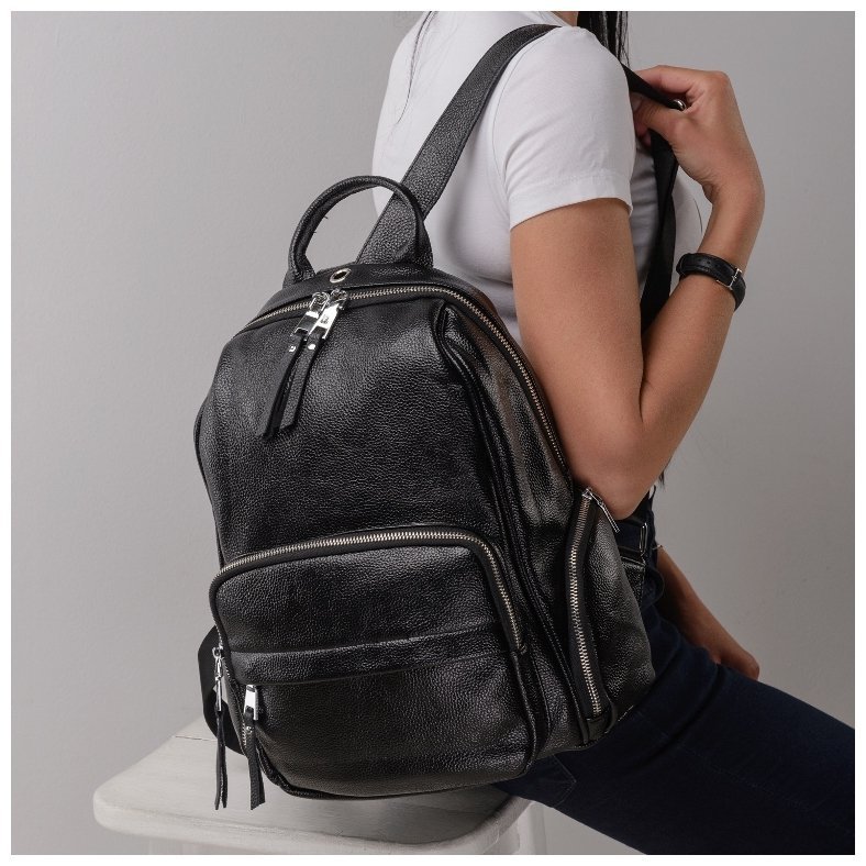 Жіночий міський рюкзак з фактурної шкіри чорного кольору Olivia Leather 77565