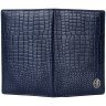 Обложка для паспорта из натуральной кожи с фактурой под крокодила с отделением для карт Hammonds Flycatcher PH602 синего цвета 107965 modnotak фото - 3