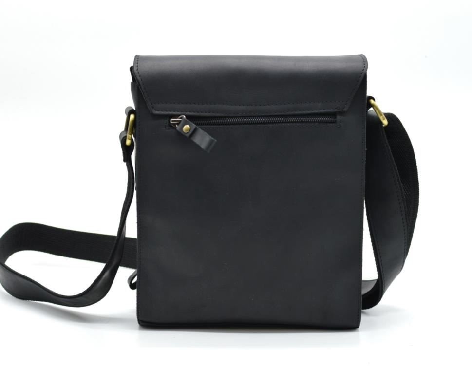 Добротная вертикальная мужская сумка на плечо из винтажной кожи черного цвета TARWA (19678)