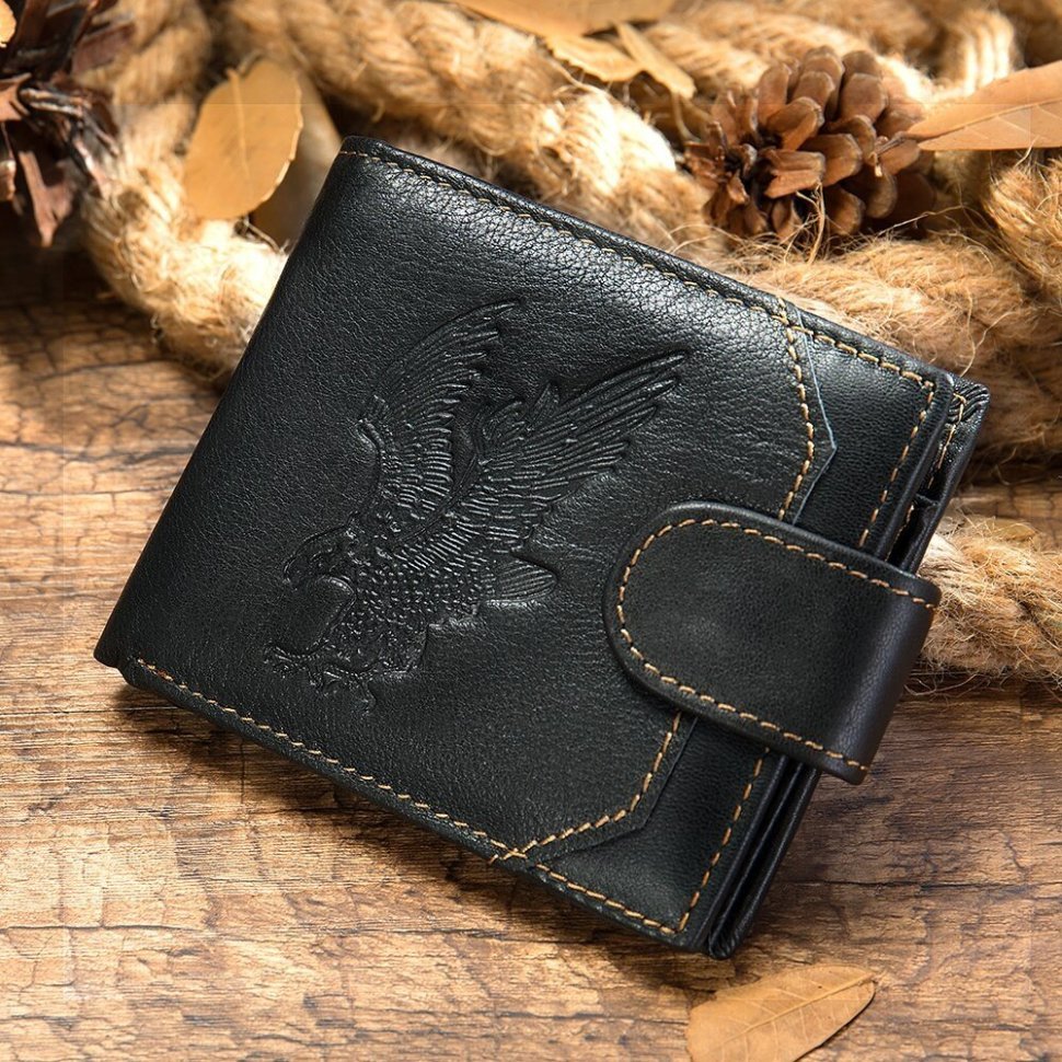 Кожаное мужское портмоне черного цвета с орлом Vintage (2420232)