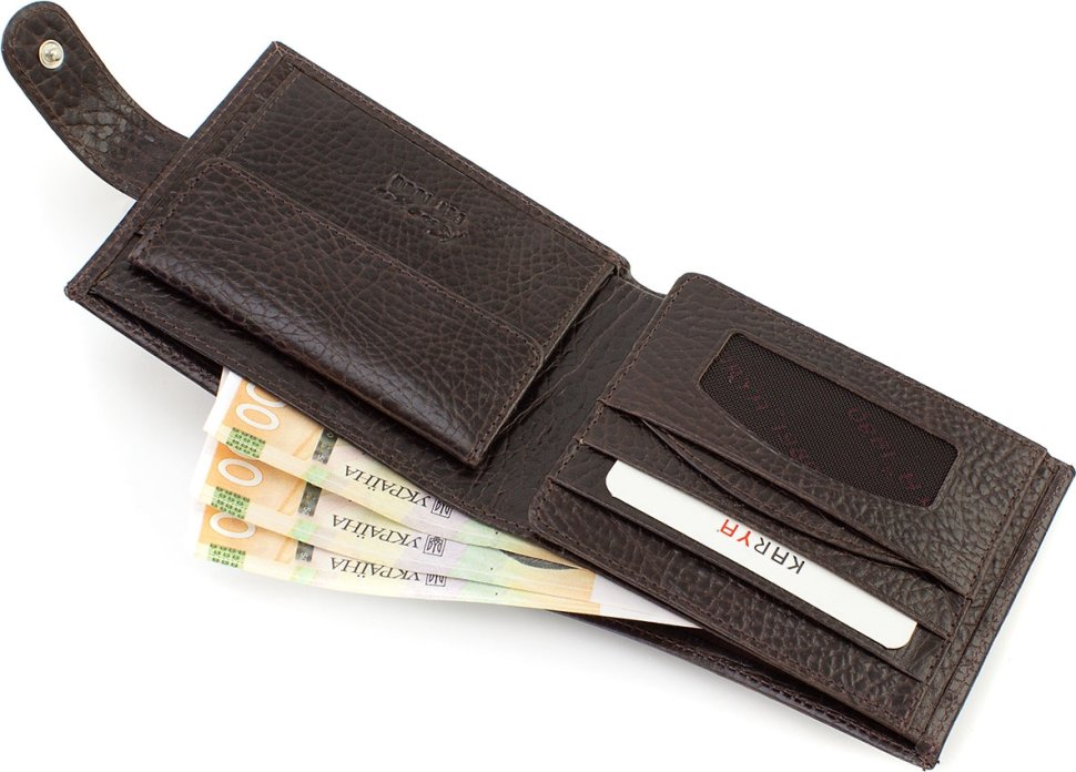 Шкіряний чоловічий гаманець темно-коричневого кольору на кнопці KARYA (21039)