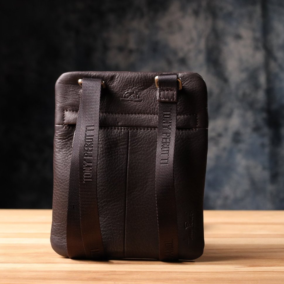 Мужская сумка планшет из натуральной зернистой кожи с текстильным регулируемым ремнем Tony Perotti коричневого цвета 108367 фото №9 Мужская сумка планшет из натуральной зернистой кожи с текстильным регулируемым ремнем Tony Perotti коричневого цвета 108367 modnotak фото №9