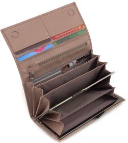 Великий жіночий гаманець із натуральної шкіри пудрового кольору на магнітах Marco Coverna 68667