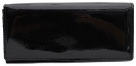 Лаковий жіночий гаманець зі шкірозамінника з клапаном на кнопці Monsen 109068 чорний