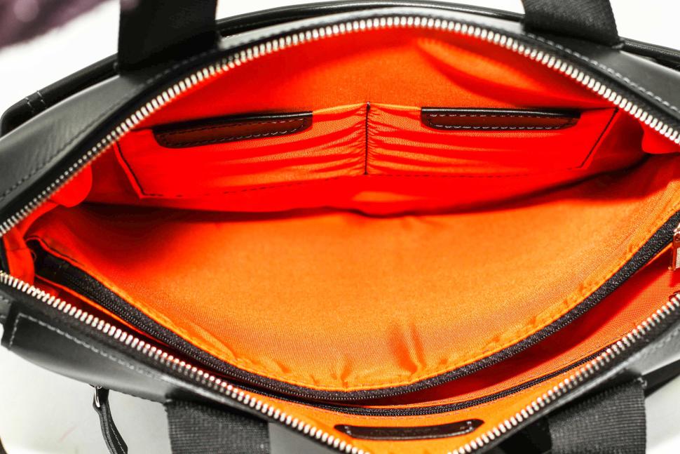 Классическая деловая мужская сумка черного цвета из гладкой кожи VATTO (12010)