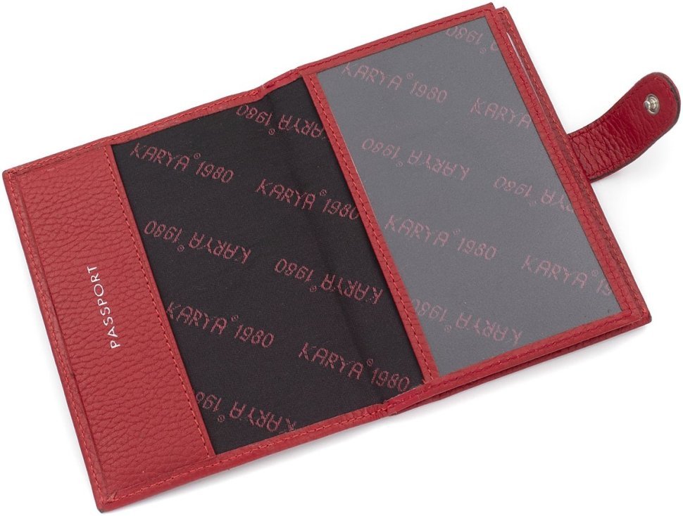 Шкіряна обкладинка для документів у червоному кольорі з хлястиком на кнопці KARYA 69769 
