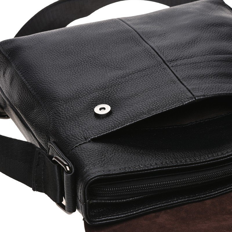 Повсякденна чоловіча сумка на плече із чорної шкіри з клапаном Borsa Leather (21920)