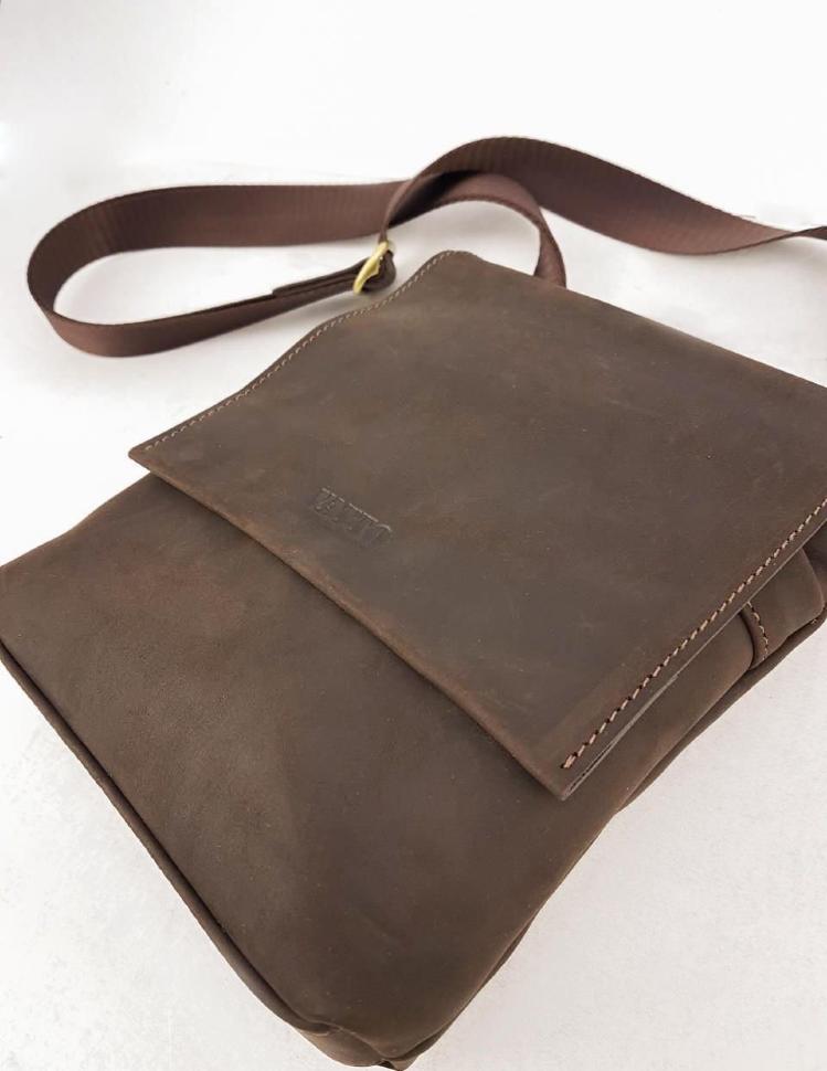Наплечная кожаная сумка коричневого цвета VATTO (11712)