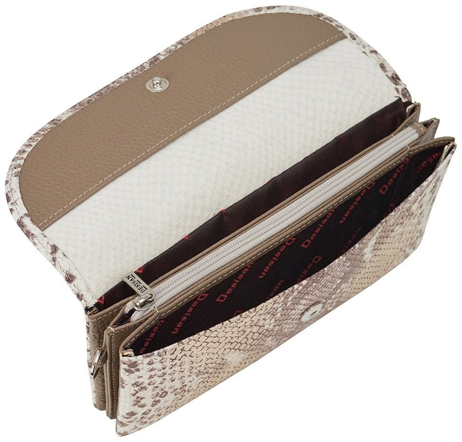 Вместительный женский кошелек из кожи с фактурой змеи с кистевым ремешком Desisan 106870 бежевого цвета фото №4 Вместительный женский кошелек из кожи с фактурой змеи с кистевым ремешком Desisan 106870 бежевого цвета modnotak фото №4
