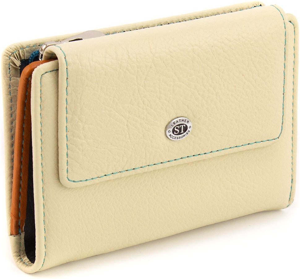 Шкіряний жіночий гаманець молочного кольору на магніті ST Leather 1767270