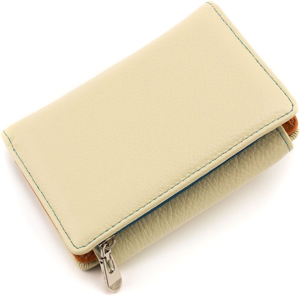 Кожаный женский кошелек молочного цвета на магните ST Leather 1767270