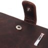 Темно-коричневий чоловічий портмоне з вінтажної шкіри з фіксацією на кнопку KARYA (2421372) - 3