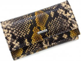 Якісний жіночий гаманець із натуральної шкіри під змію KARYA (19566)