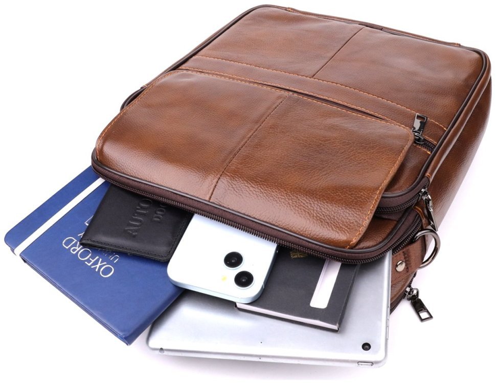 Вместительная деловая мужская сумка из кожи через плечо с ручкой для носки Vintage 98171 коричневого цвета modnotak фото №8