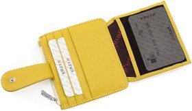 Женский желтый картхолдер из натуральной кожи на кнопке KARYA (19493)