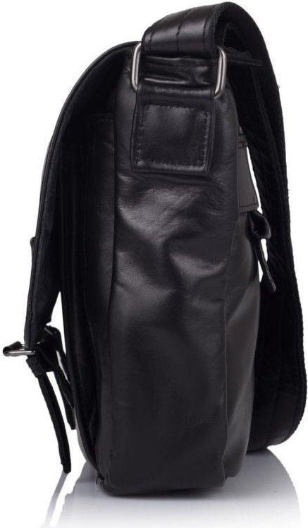 Мужская повседневная сумка-мессенджер из натуральной кожи черного цвета TARWA (21725)