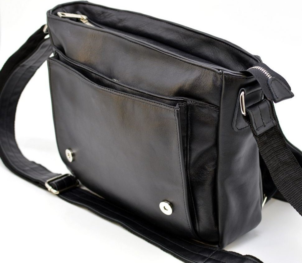 Чоловіча повсякденна сумка-месенджер із натуральної шкіри чорного кольору TARWA (21725)