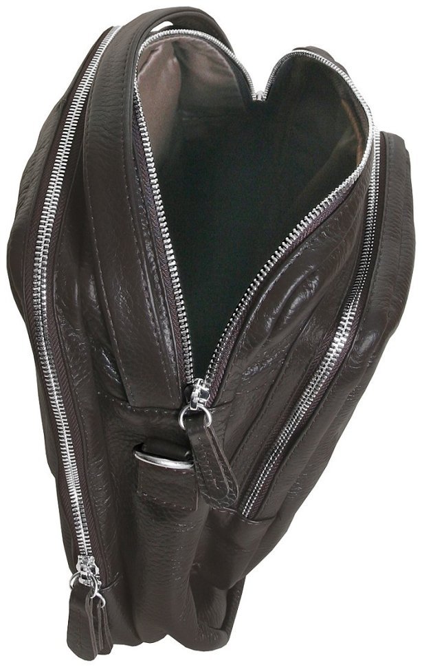 Чоловіча барсетка з ручкою для носіння із фактурної шкіри на 3 відділення коричневого кольору Vip Collection 102372 фото №7 Чоловіча барсетка з ручкою для носіння із фактурної шкіри на 3 відділення коричневого кольору Vip Collection 102372 modnotak фото №7