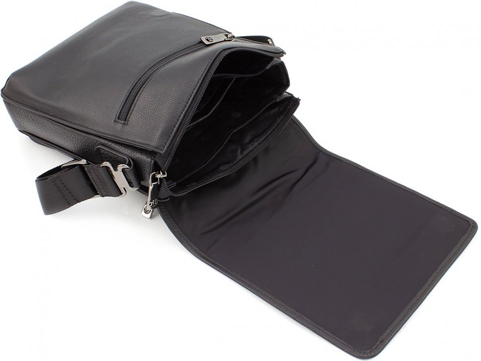 Повседневная мужская кожаная сумка на плечо черного цвета с клапаном - H.T Leather (19462)