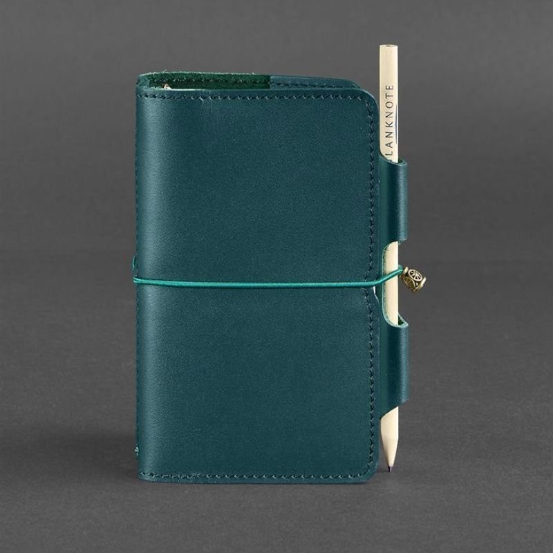 Кожаный блокнот (Софт-бук) зеленого цвета с держателем для ручки BlankNote (13872)