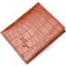 Надійний чоловічий гаманець світло-коричневого кольору із фактурної шкіри під рептилію KARYA (2421058) - 1