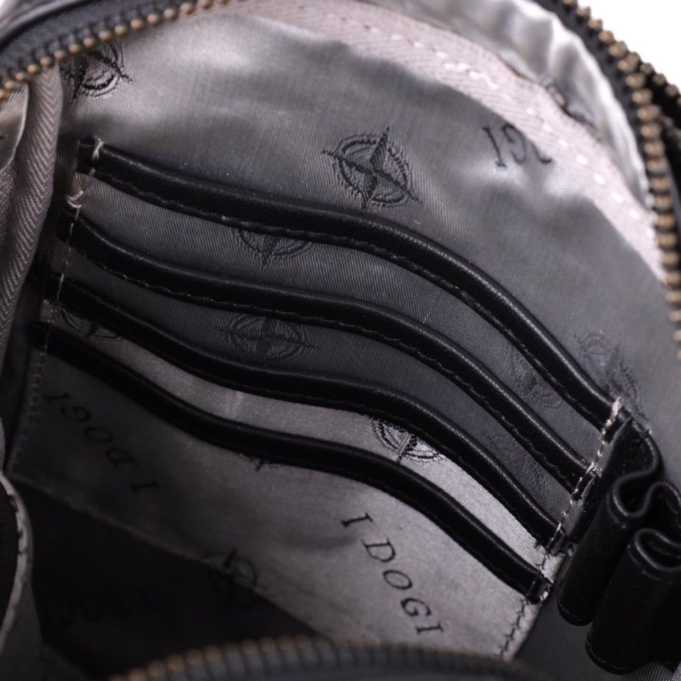 Мужская сумка через плечо из гладкой кожи в классическом черном цвета Tony Perotti 108372 modnotak фото №8