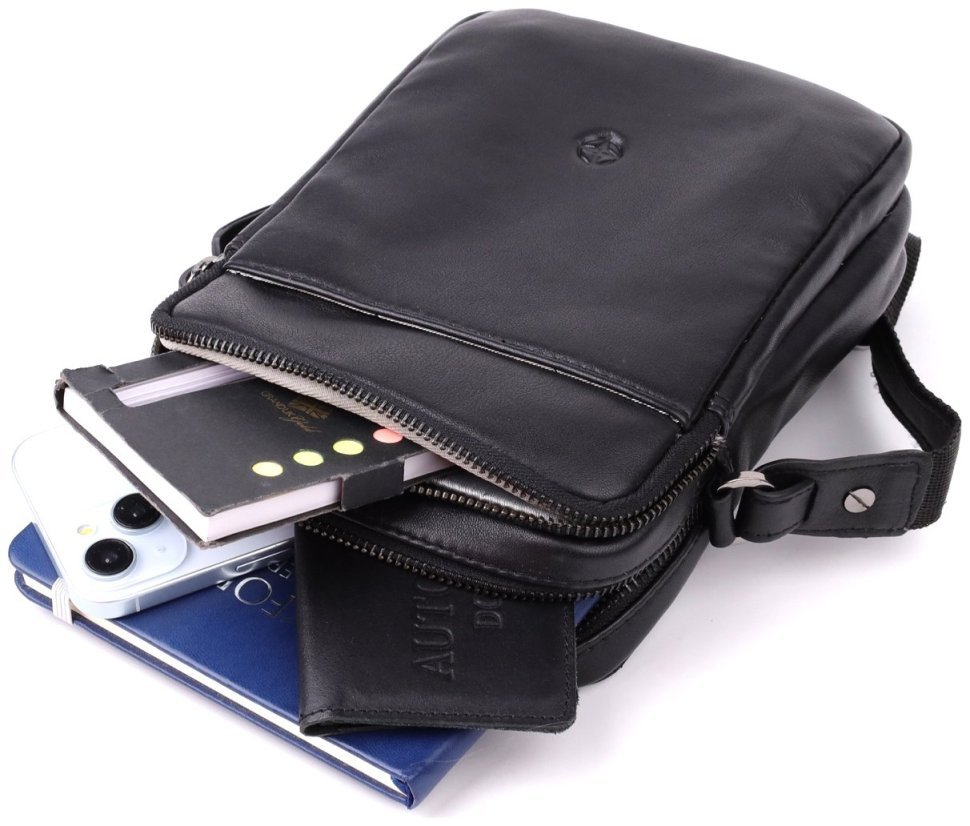 Мужская сумка через плечо из гладкой кожи в классическом черном цвета Tony Perotti 108372 modnotak фото №9