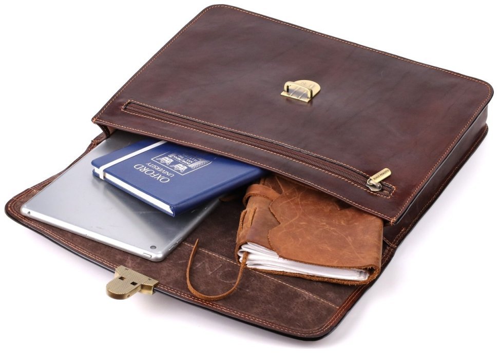 Деловой мужской портфель из гладкой кожи с металлической защелкой и ручкой для носки Tony Perotti коричневого цвета 108373 modnotak фото №8