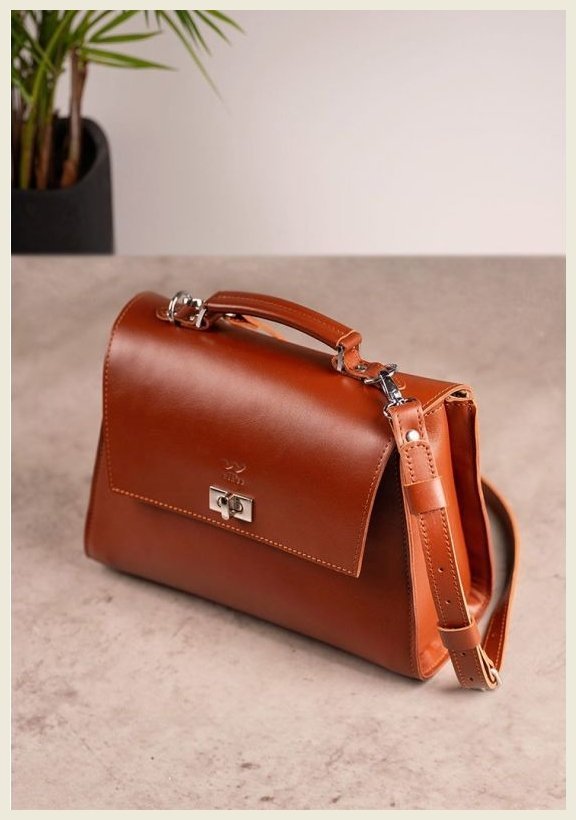 Світло-коричнева жіноча сумка з натуральної шкіри на плече BlankNote Classic 78973