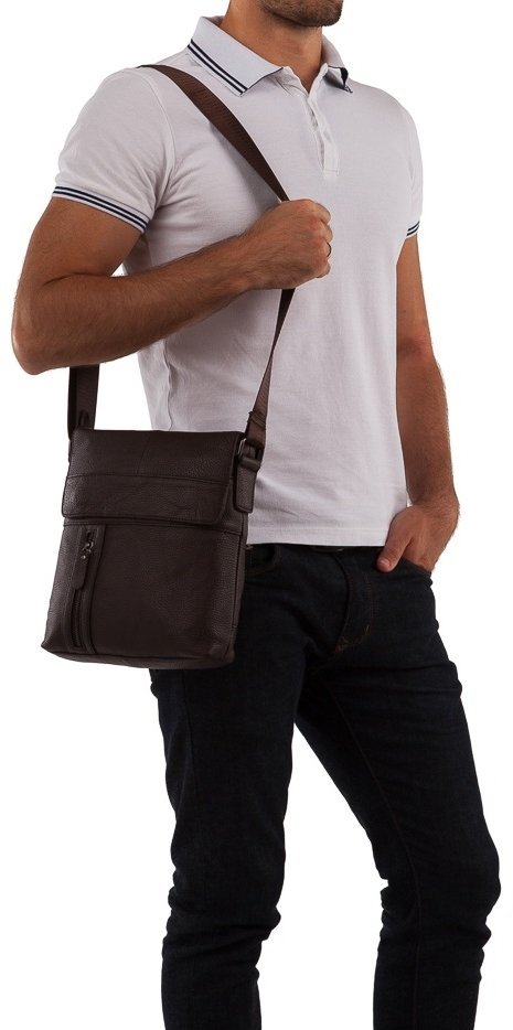 Чоловіча шкіряна сумка-планшет через плече коричневого кольору Tiding Bag (15760)