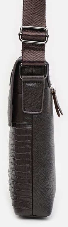 Оригинальная мужская сумка на плечо коричневого цвета с фактурой под змею Keizer (21359)