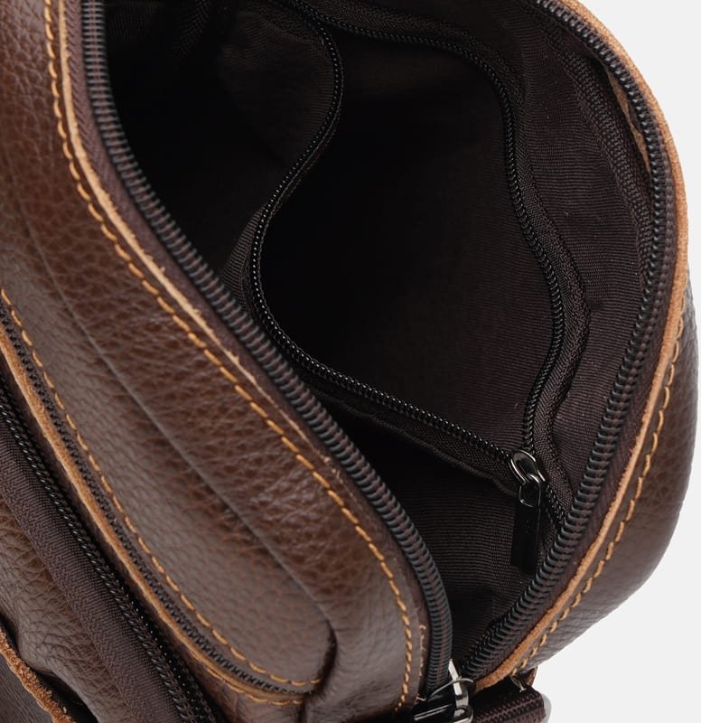 Коричнева наплічна чоловіча сумка-планшет з натуральної шкіри з вираженою фактурою Keizer (19368)