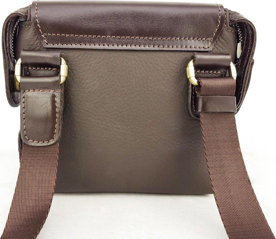 Мужская маленькая сумка коричневого цвета VATTO (11716)