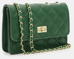 Небольшая женская сумка из фактурной кожи с плечевым ремнем-цепочкой Borsa Leather 108874 зеленого цвета