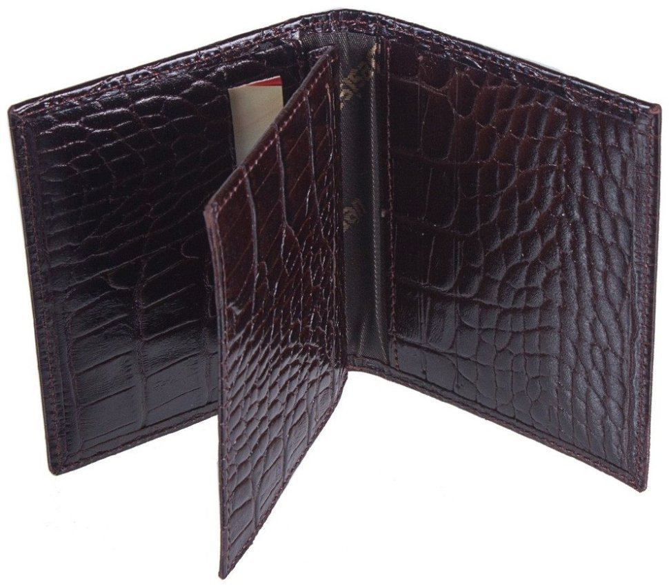 Кожаная кредитница с тиснением под крокодила DESISAN 81075 коричневого цвета modnotak фото №2
