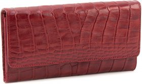 Кожаный просторный кошелек красного цвета с тиснением под крокодила Tony Bellucci (10771)