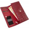 Кожаный просторный кошелек красного цвета с тиснением под крокодила Tony Bellucci (10771) - 2