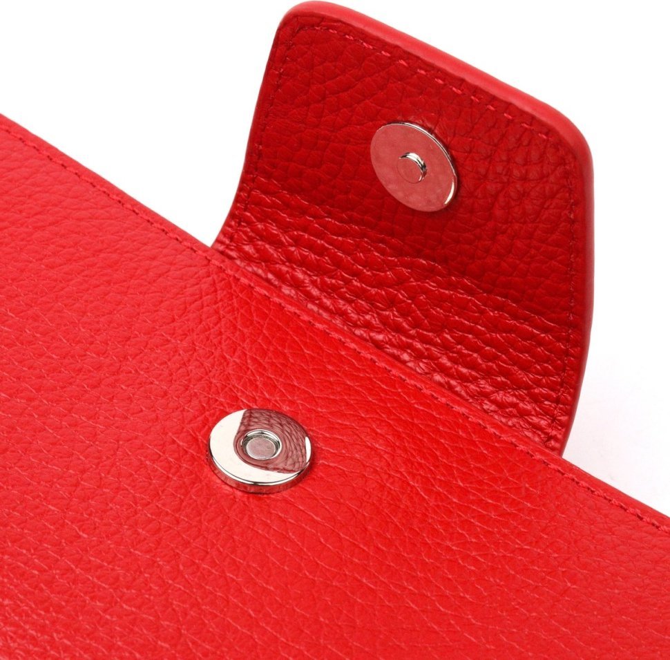 Яркий вместительный кожаный женский кошелек красного цвета KARYA (2421161)