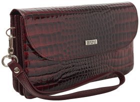 Лакированный женский кошелек из кожи под фактуру крокодила Desisan 106775 бордового цвета