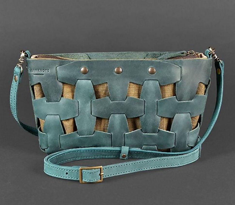 Плетені сумка через плече з натуральної шкіри зеленого кольору BlankNote Пазл S (12749)