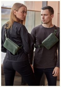 Компактная поясная сумка из винтажной кожи зеленого цвета BlankNote Dropbag Mini 78476