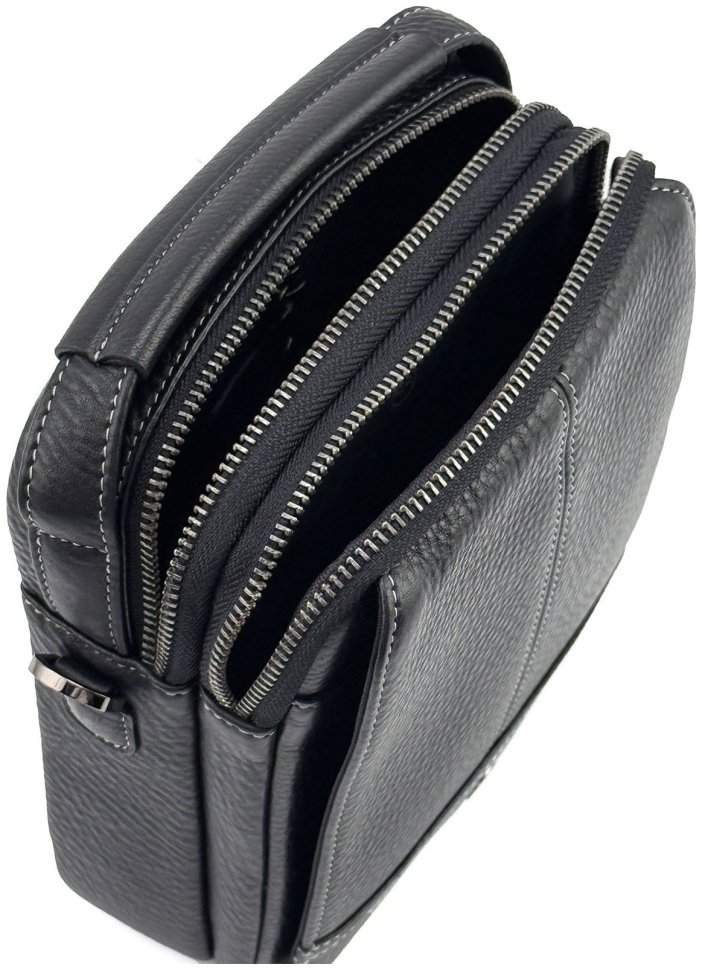 Невелика чоловіча сумка-барсетка з ручкою та плечовим ременем HT Leather 108576 фото №10 Невелика чоловіча сумка-барсетка з ручкою та плечовим ременем HT Leather 108576 modnotak фото №10